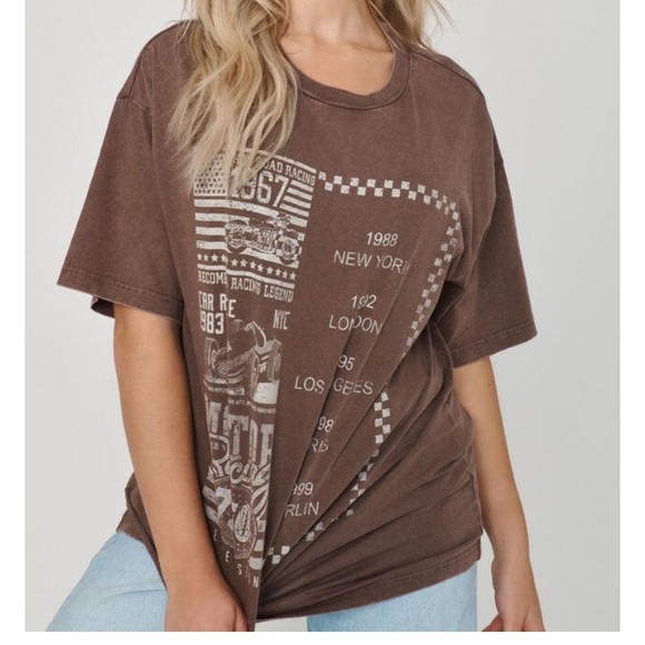 Garage graphic tee - Picture 2 of 2